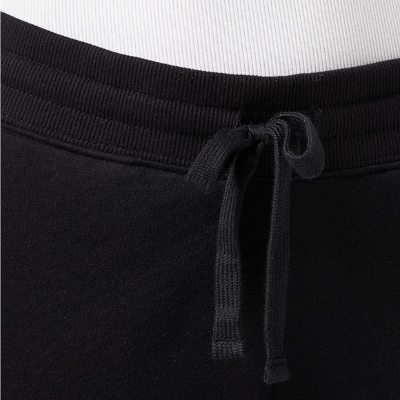 Amazon Essentials Women's Sz XXL Fleece Capri Jogger Sweatpant black new - Picture 3 of 6